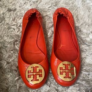 Orange patent Tory Burch flats